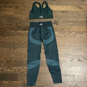 PINK Leggings in Medium